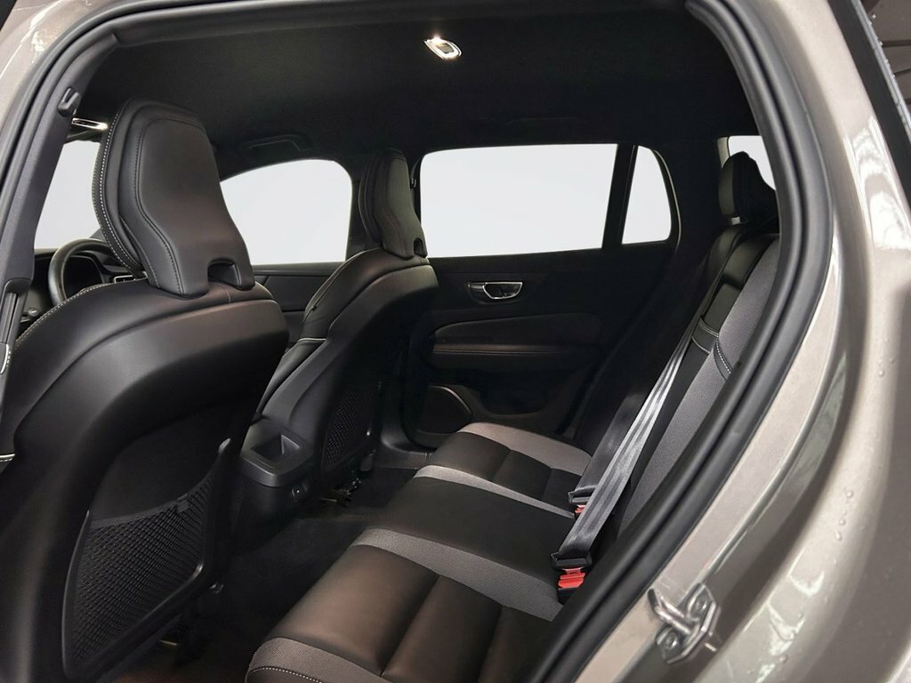 Volvo V60 D4 R-design Plus White #12