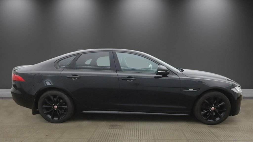 Jaguar XF 2L R-sport Black #5