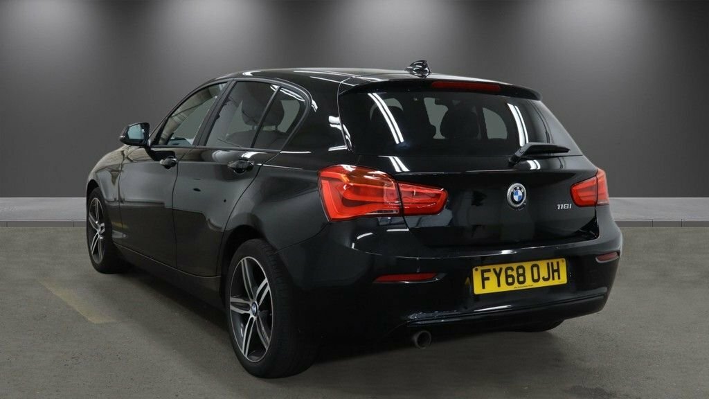 BMW 1 Series 1.5L Sport FY68OJH Black #3