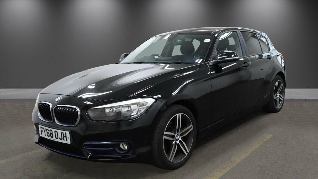 BMW 1 Series 1.5L Sport FY68OJH Black #2