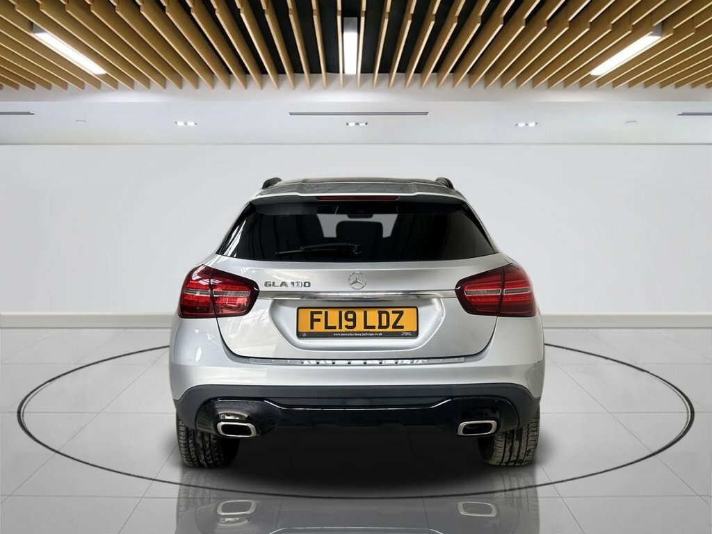 Mercedes-Benz GLA Class 1.6L Urban Edition FL19LDZ Silver #5
