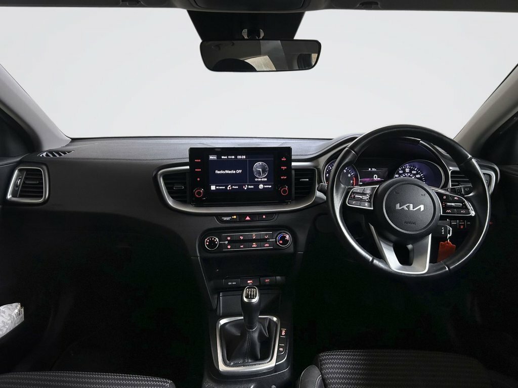 Kia Xceed Suv Green #3