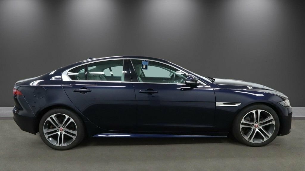 Jaguar XE 2L R-dynamic Se Blue #5