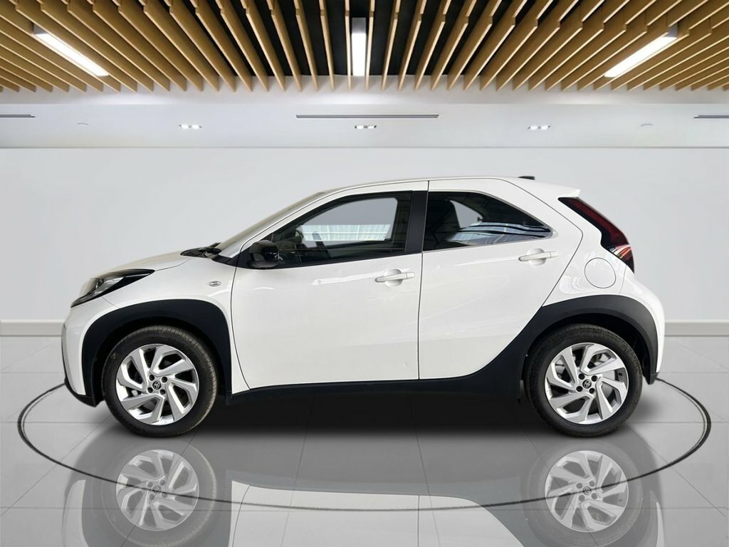 Toyota Aygo X 1L Pure NL72LVD White #5