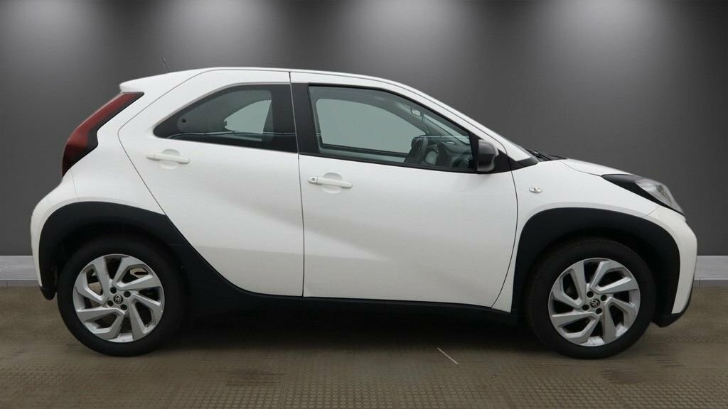 Toyota Aygo X 1L Pure White #5