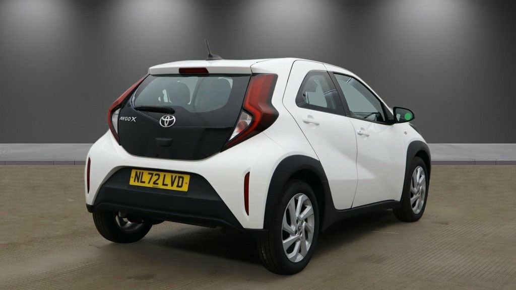 Toyota Aygo X 1L Pure White #4