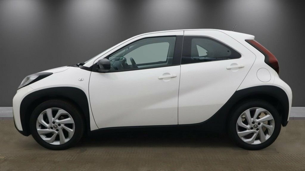 Toyota Aygo X 1L Pure White #6