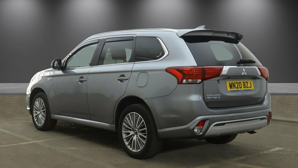 Mitsubishi Outlander 2.4L Dynamic Grey #3