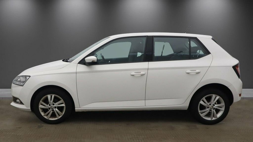 Skoda Fabia 1L Se White #5