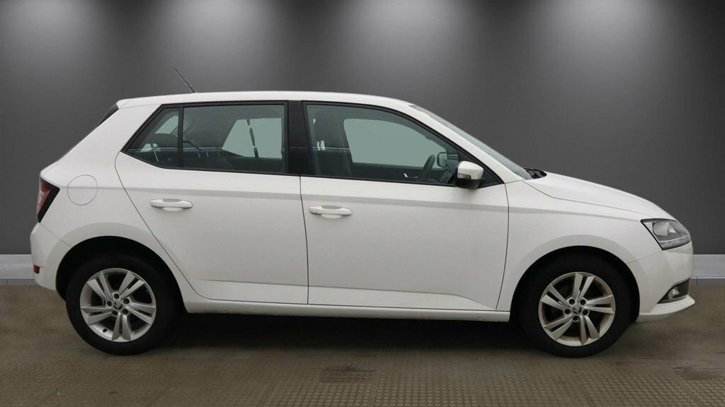 Skoda Fabia 1L Se White #4