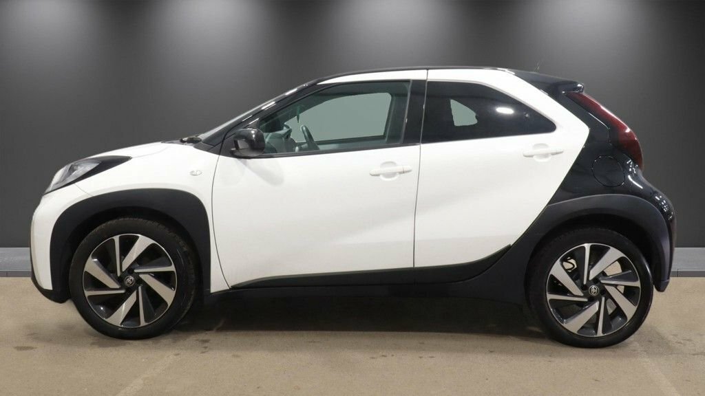 Toyota Aygo X 1L Edge White #5