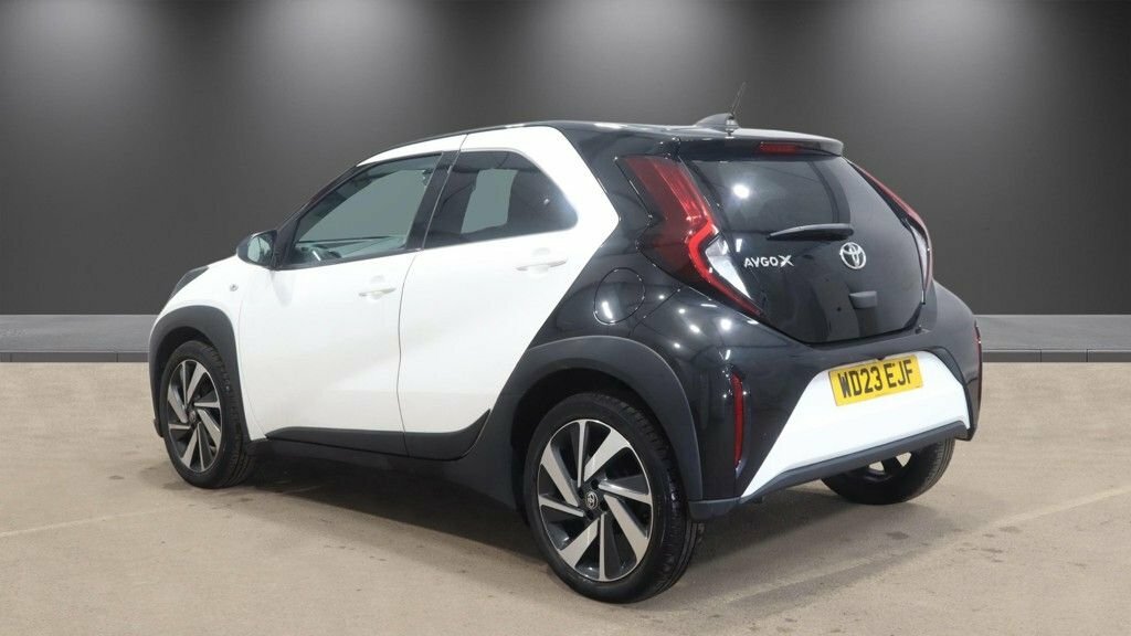 Toyota Aygo X 1L Edge White #3
