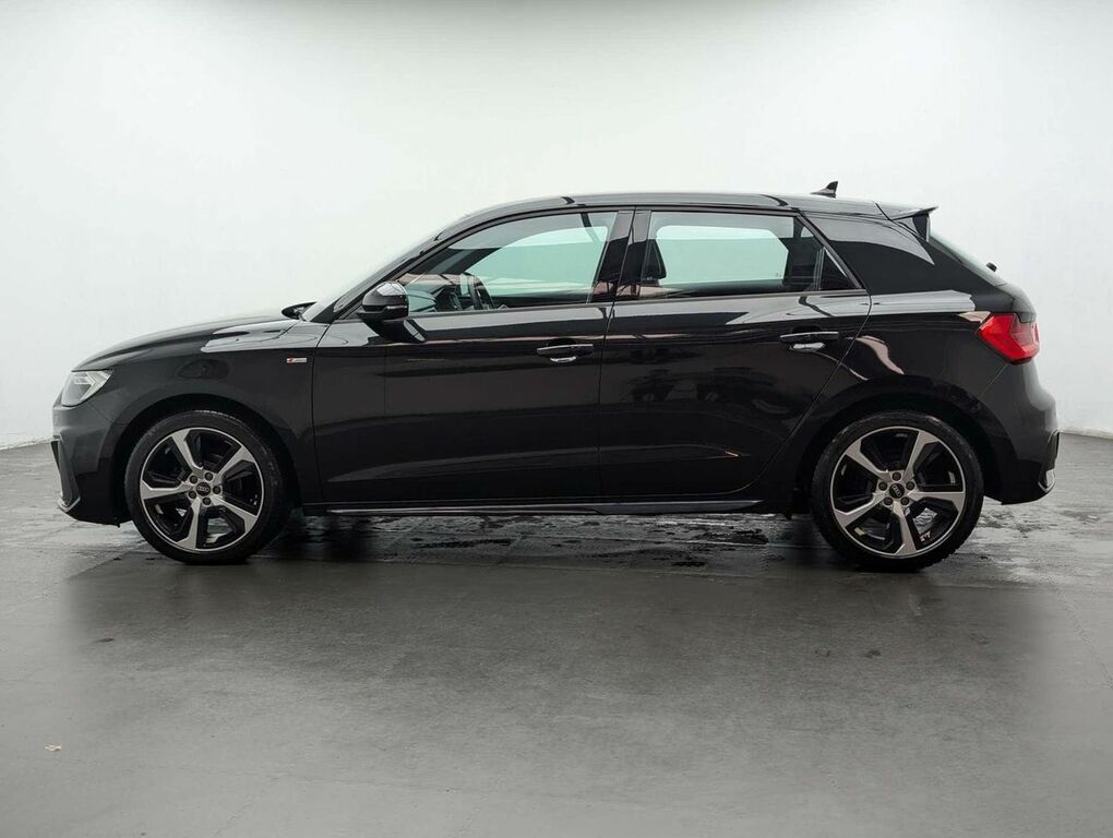 Audi A1 1.0 A1 Sportback 25 Tfsi S Line MD22JVF Black #5