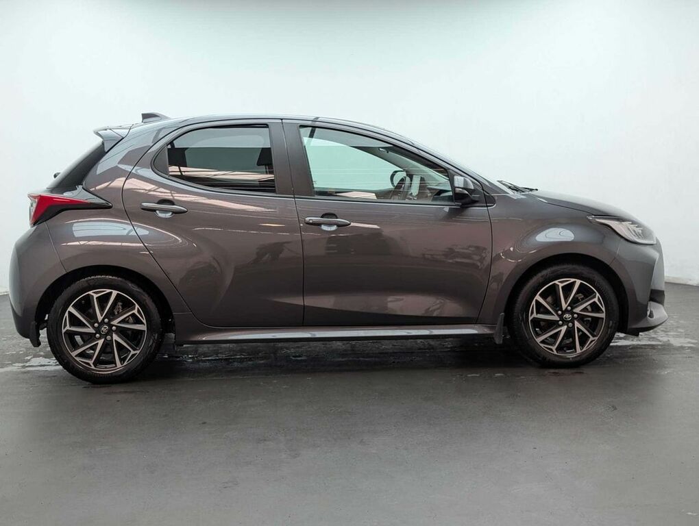 Toyota Yaris 1.5 Yaris Design Hev Cvt YC72OXT Grey #4