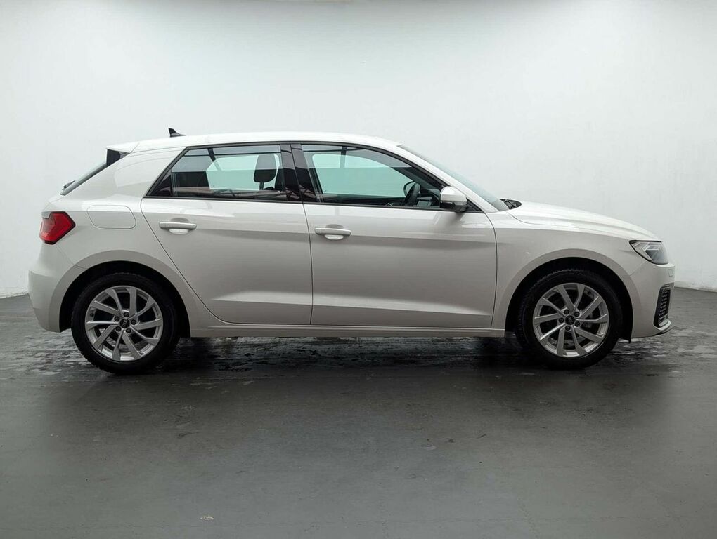 Audi A1 1.0 A1 Sportback 25 Tfsi Sport RE73GZJ White #6