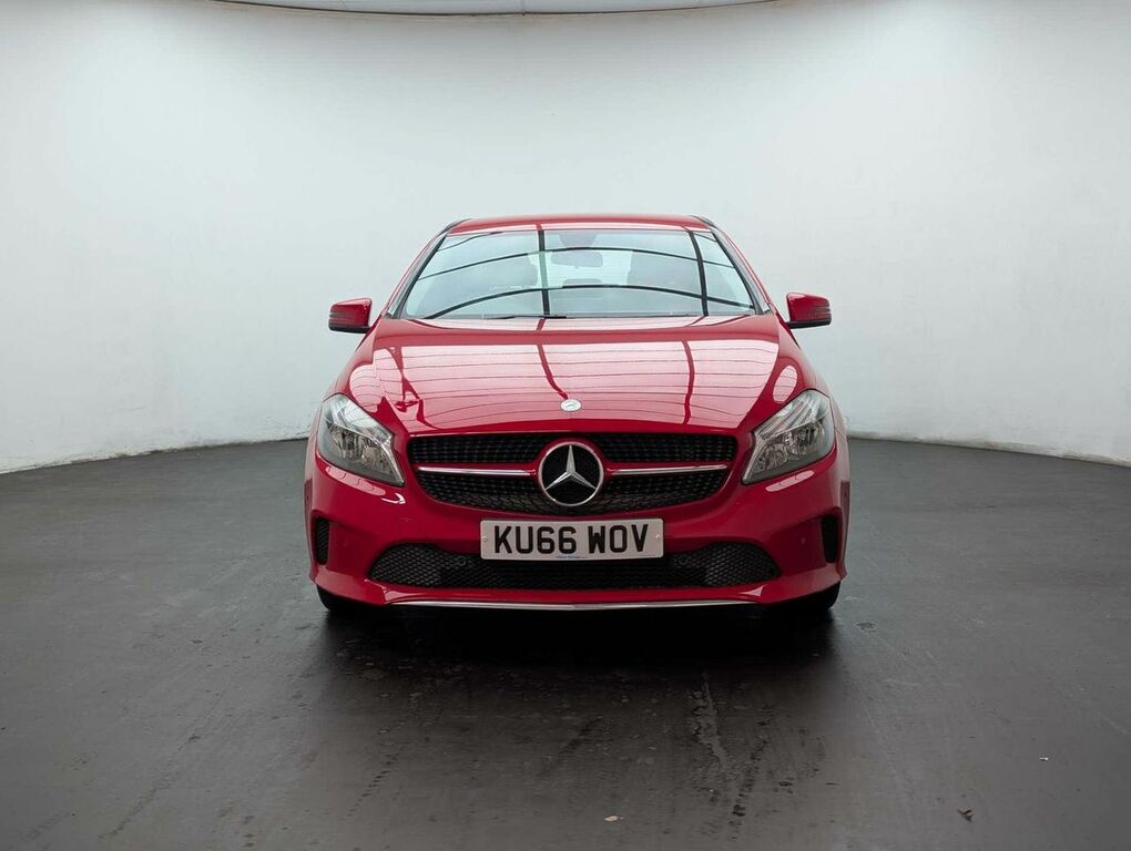 Mercedes-Benz A Class 1.6 A 180 Se Executive Red #3