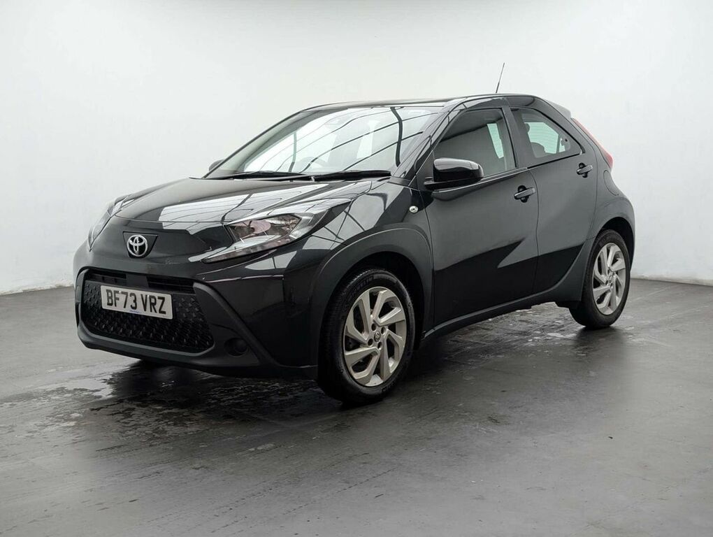 Toyota Aygo X 1.0 Aygo X Pure Vvt-i BF73VRZ Black #4