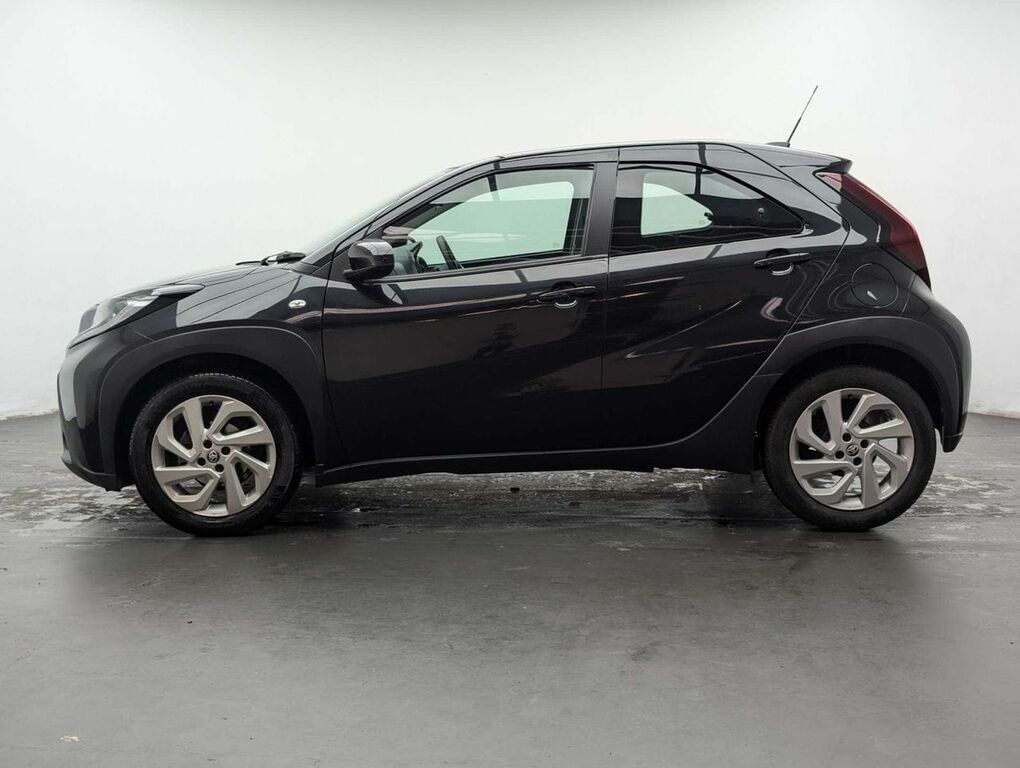 Toyota Aygo X 1.0 Aygo X Pure Vvt-i BF73VRZ Black #5