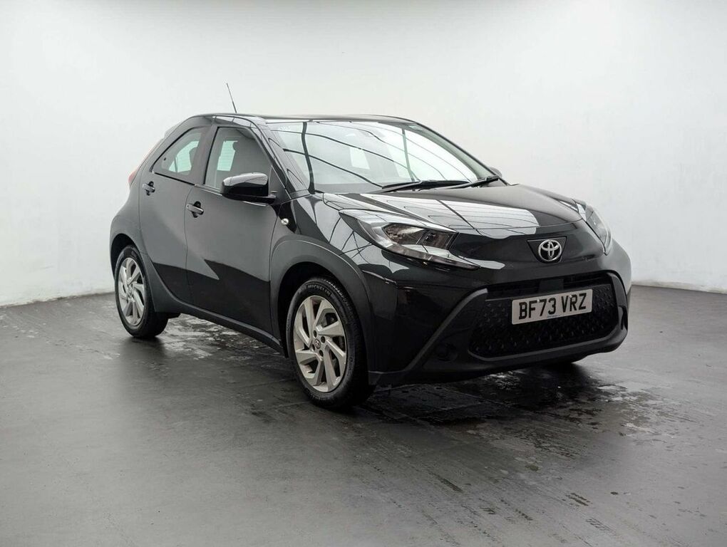 Toyota Aygo X 1.0 Aygo X Pure Vvt-i BF73VRZ Black #2