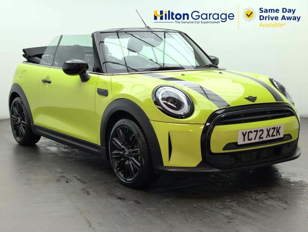 Mini Convertible 1.5 Cooper Exclusive Yellow