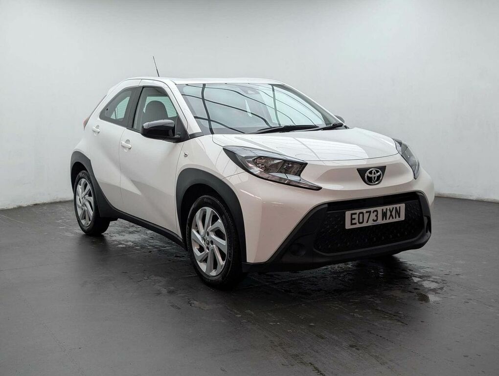 Toyota Aygo X 1.0 Aygo X Pure Vvt-i EO73WXN White #2