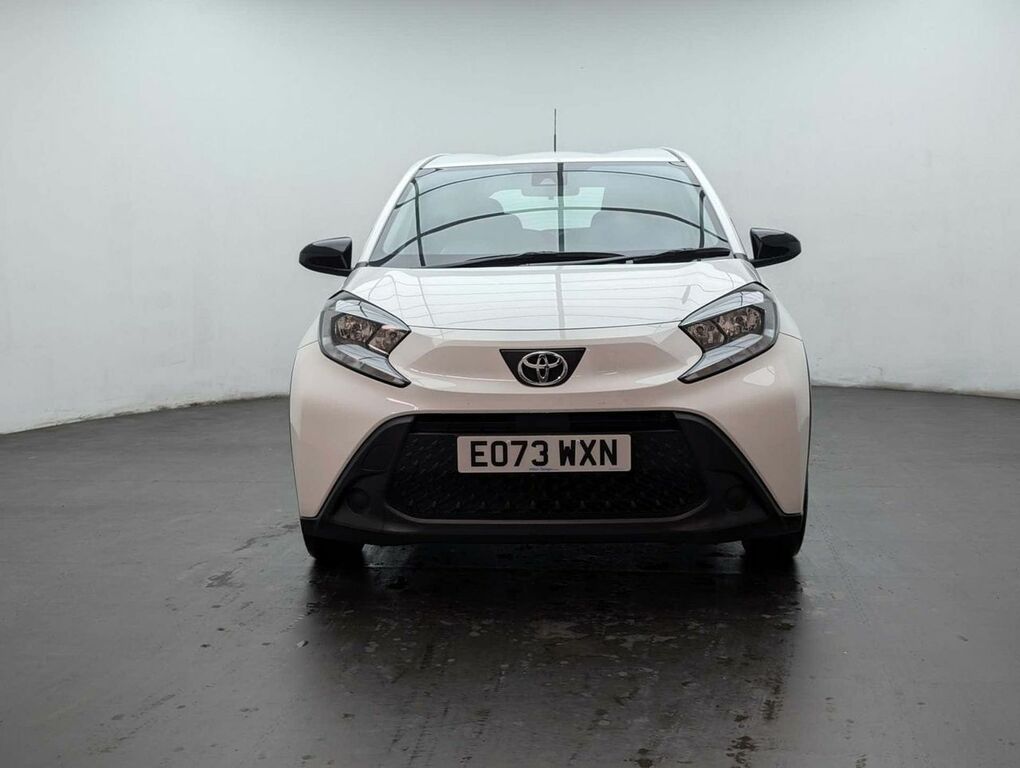 Toyota Aygo X 1.0 Aygo X Pure Vvt-i EO73WXN White #3