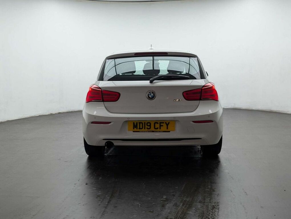 BMW 1 Series 1.5 118I Sport White #3