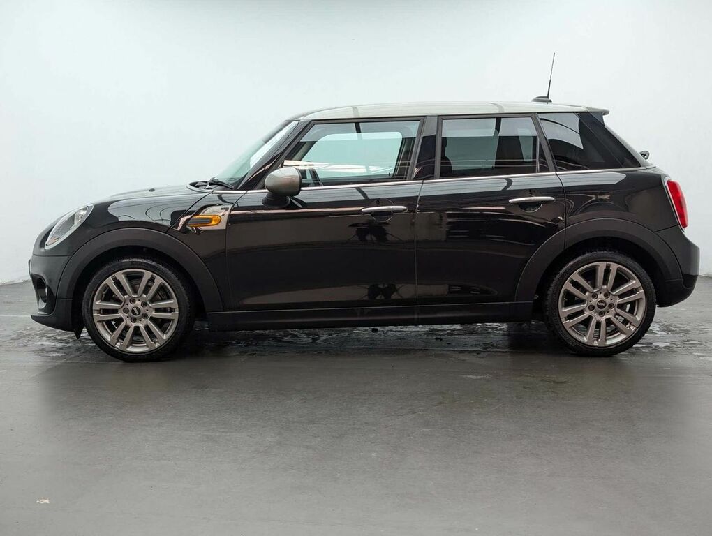 Mini Hatch 1.5 Cooper Seven AJ17UYP Black #5