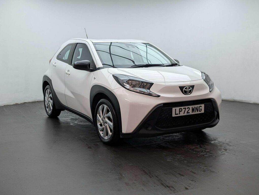 Toyota Aygo X 1L Pure LP72WNG White #2