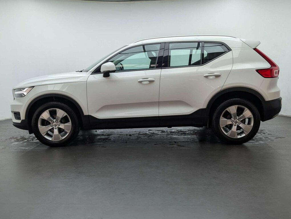 Volvo XC40 1.5L Momentum YY21JYX White #5