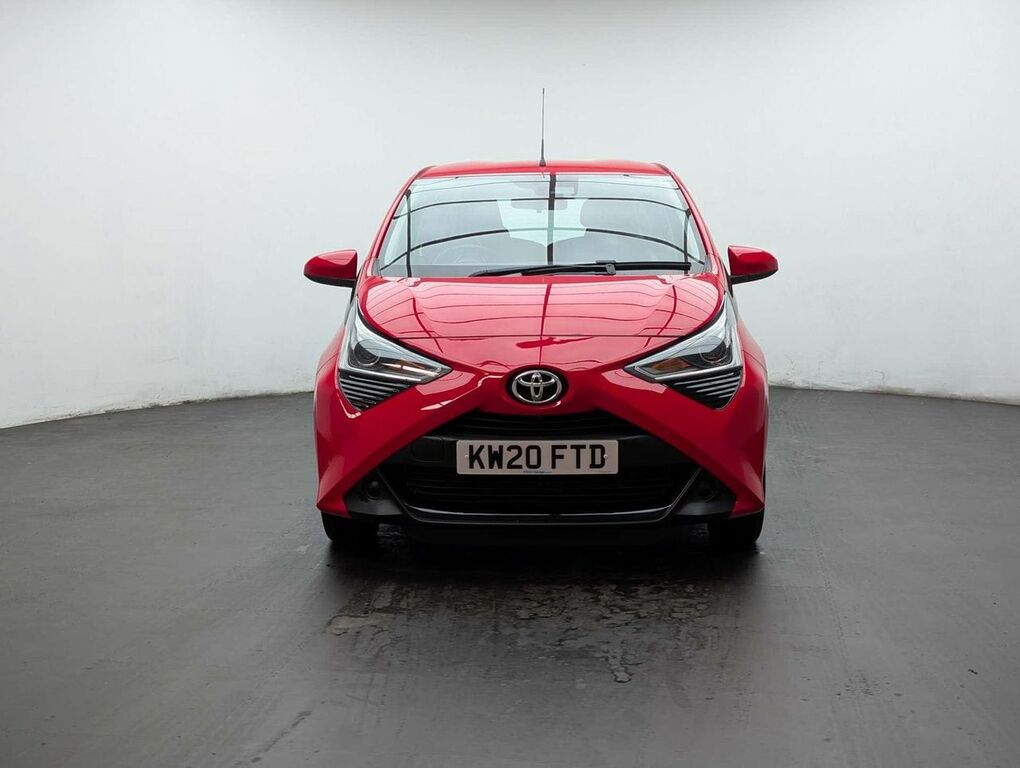 Toyota Aygo X 1.0 Aygo X-play Tss Vvt-i Red #3