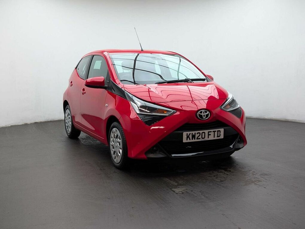 Toyota Aygo X 1.0 Aygo X-play Tss Vvt-i Red #2