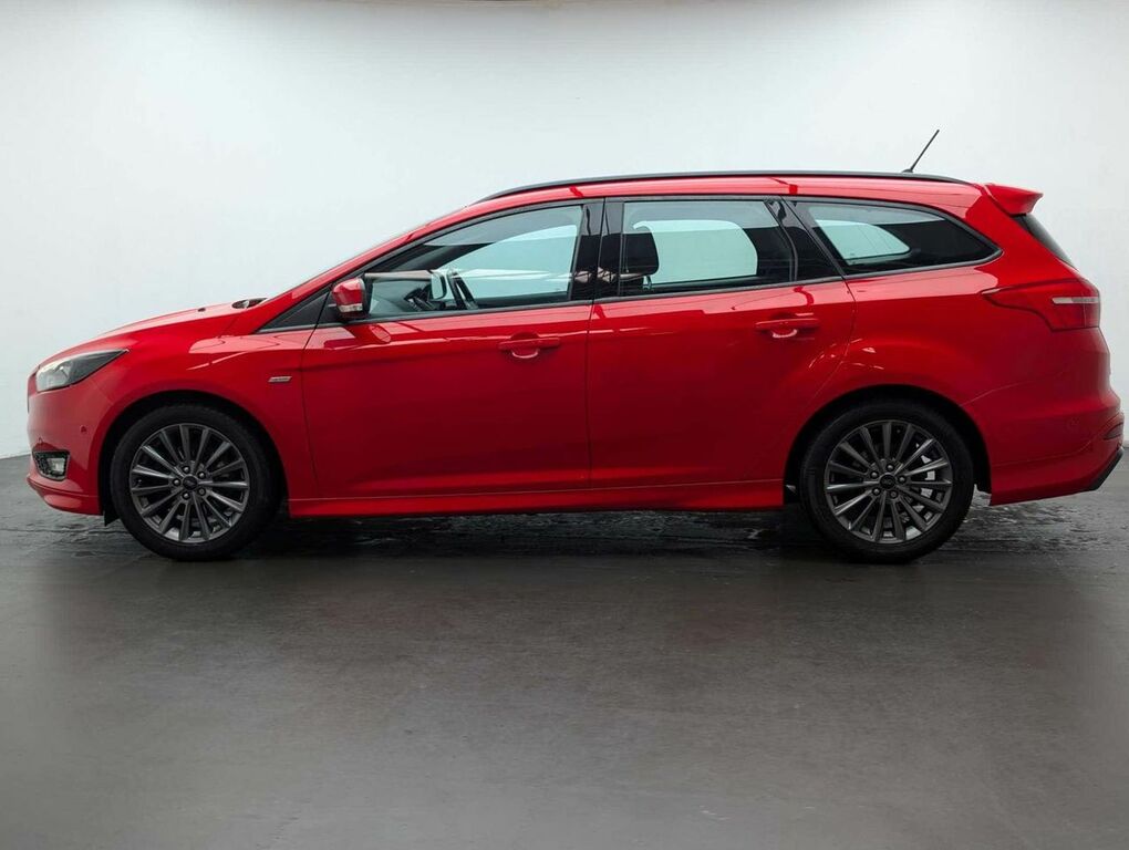 Ford Focus 1.5 Focus St-line FN67UBU Red #5