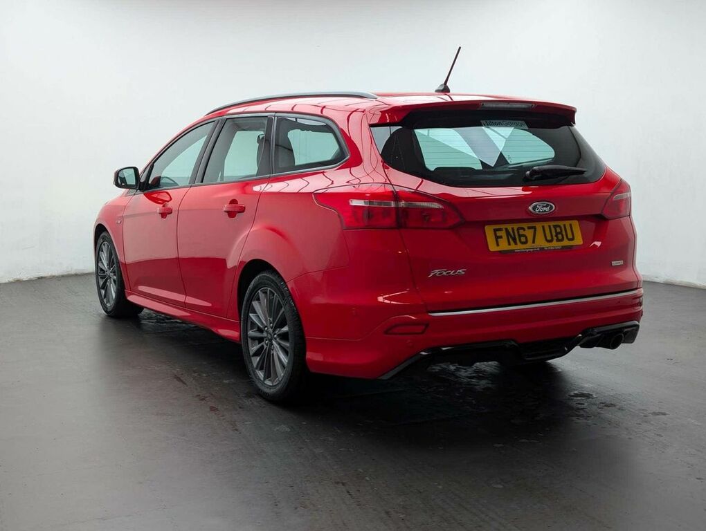 Ford Focus 1.5 Focus St-line FN67UBU Red #6