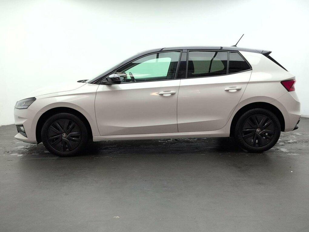 Skoda Fabia 1L Colour Edition CE22HVA White #5