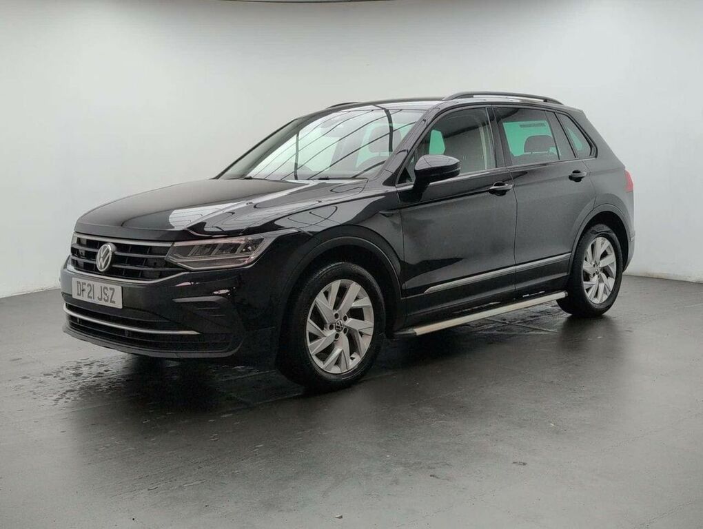 Volkswagen Tiguan 1.5 Tiguan Life Tsi DF21JSZ Black #4