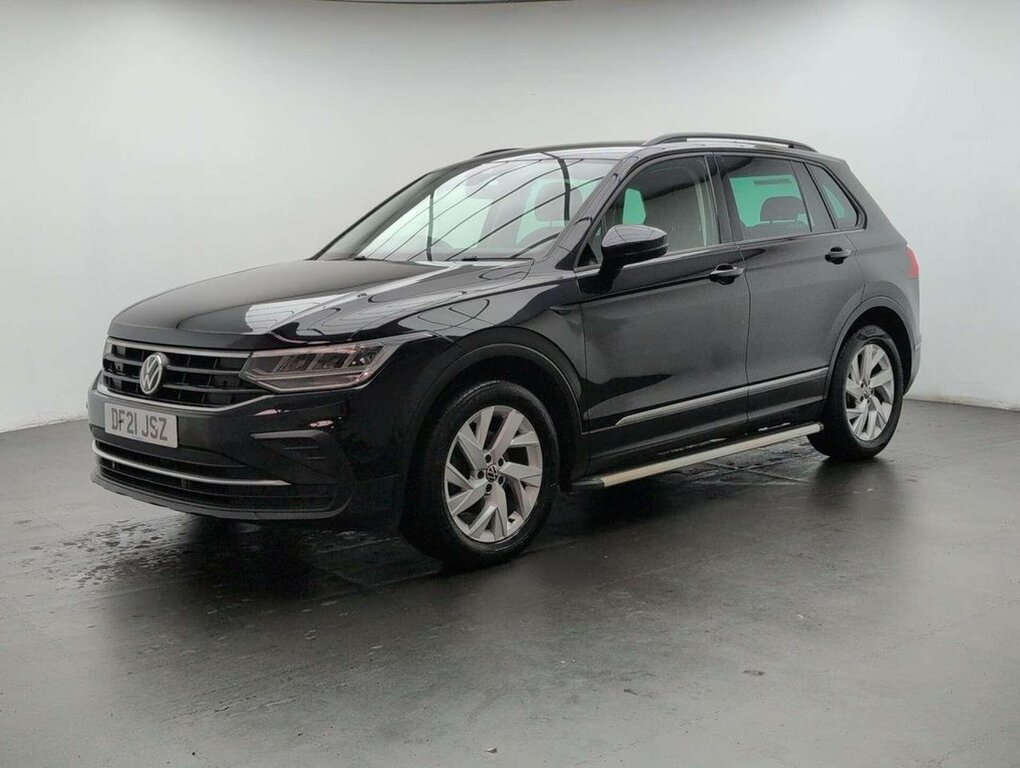 Volkswagen Tiguan 1.5L Life DF21JSZ Black #4