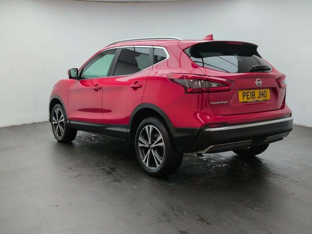Nissan Qashqai 1.2 Qashqai N-connecta Dig-t PE18JHO Red #6