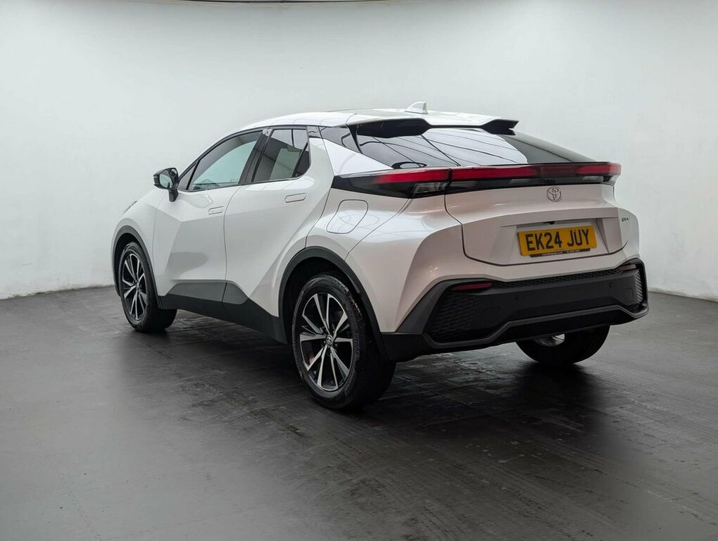 Toyota C-Hr 1.8L Design White #4