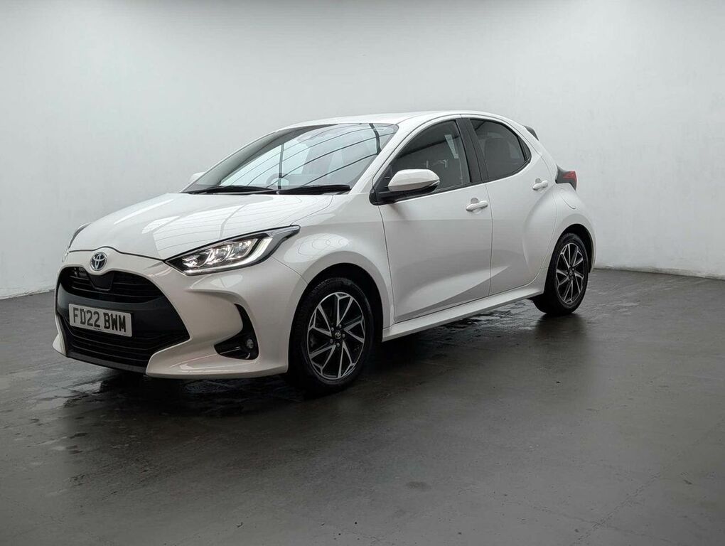 Toyota Yaris 1.5 Yaris Design Hev Cvt FD22BWM White #4
