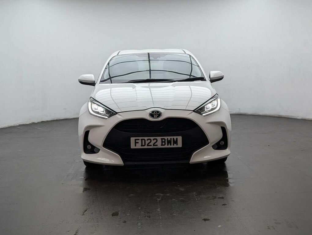 Toyota Yaris 1.5 Yaris Design Hev Cvt FD22BWM White #3