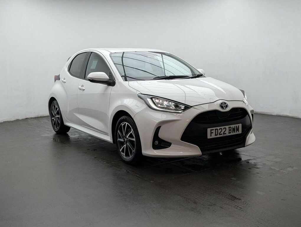 Toyota Yaris 1.5 Yaris Design Hev Cvt FD22BWM White #2