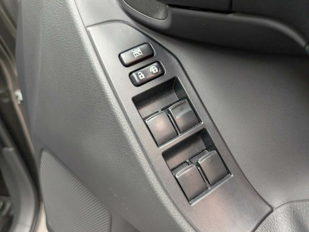 Toyota Verso D-4d Icon #28