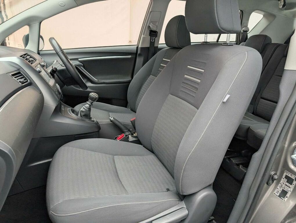 Toyota Verso D-4d Icon #29