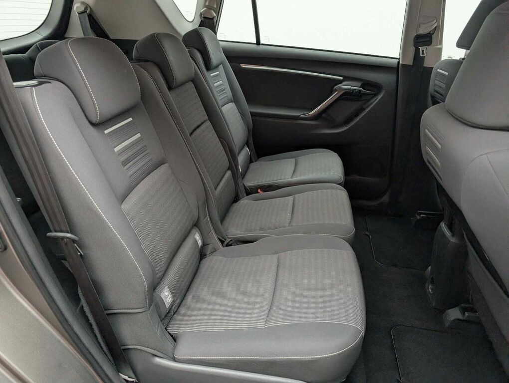 Toyota Verso D-4d Icon #26