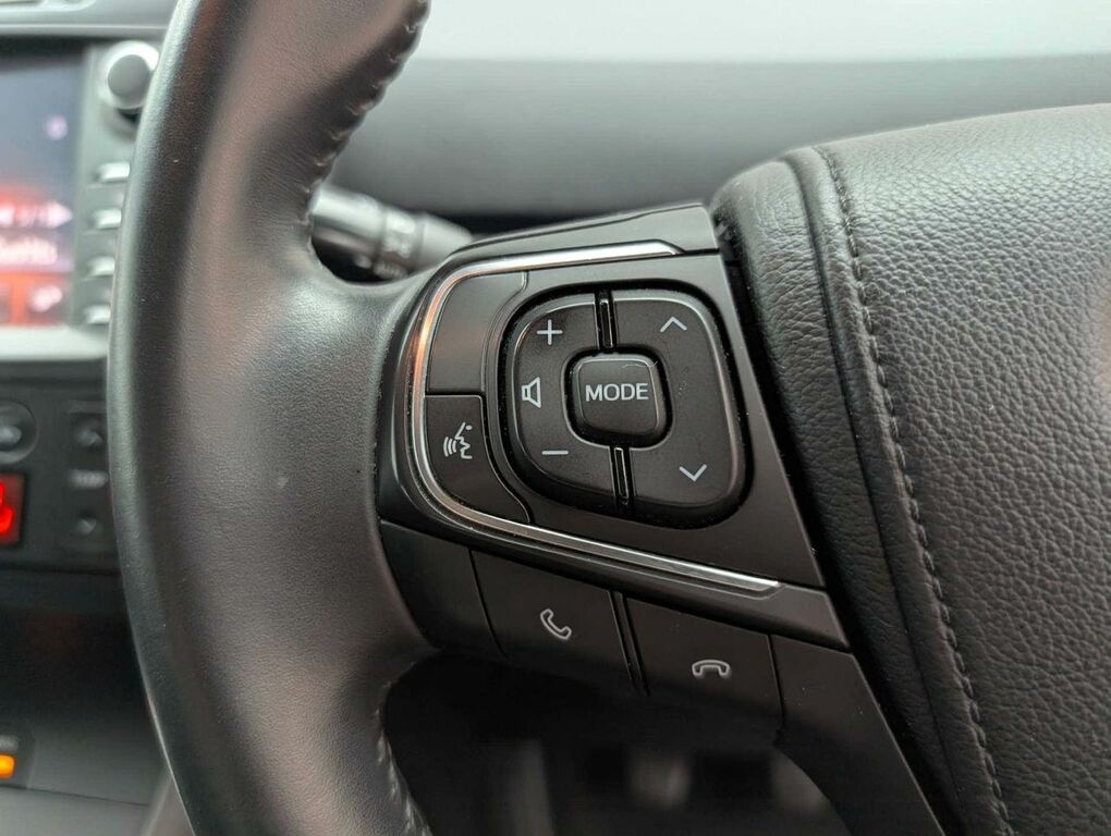 Toyota Verso D-4d Icon #17
