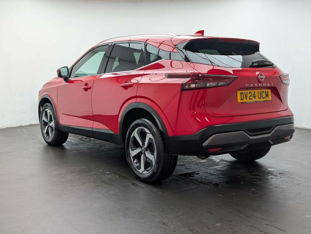 Nissan Qashqai 1.3 Qashqai N-connecta Dig-t Mhev DV24UCM Red #6