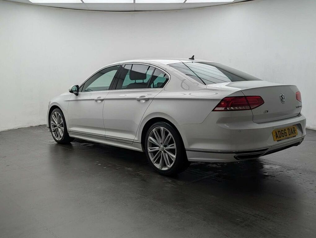 Volkswagen Passat 2.0 Passat R-line Tdi Bluemotion Technology Semi-a AD66DAR White #6