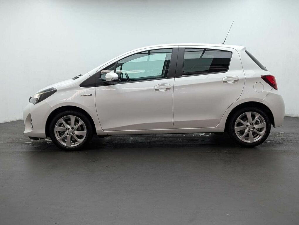 Toyota Yaris 1.5 Yaris Excel Hybrid Vvt-i Cvt MH17GSZ White #5