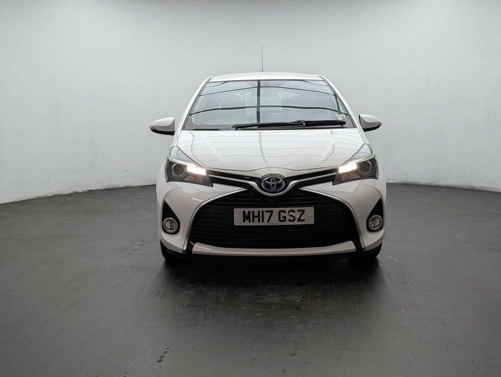 Toyota Yaris 1.5 Yaris Excel Hybrid Vvt-i Cvt MH17GSZ White #3